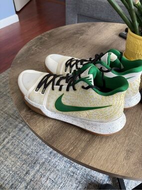 Nike Kyrie 3 NikeID / Nike By You basketball shoes